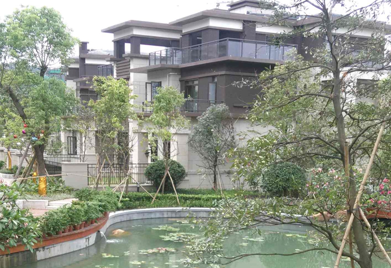 金地荔湖城人工湖畔